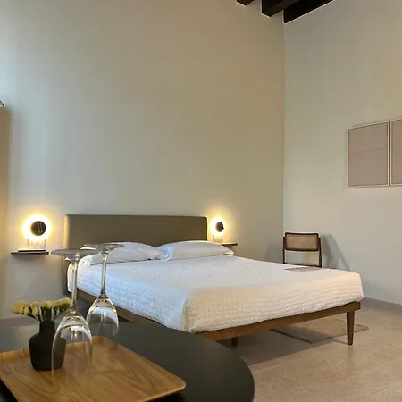 The Com - Luxury In Lazise