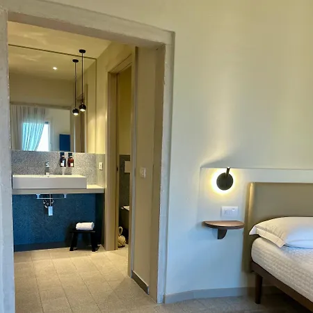 The Com - Luxury In 4*