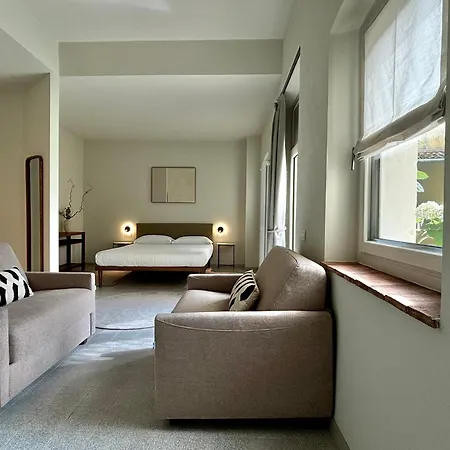 The Com - Luxury In Lazise