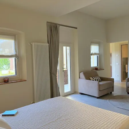 The Com - Luxury In 4*