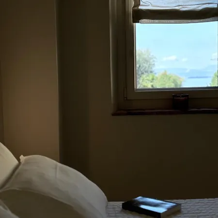 The Com - Luxury In Lazise