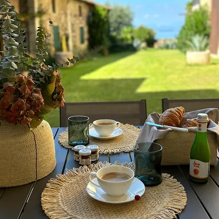 The Com - Luxury In Lazise